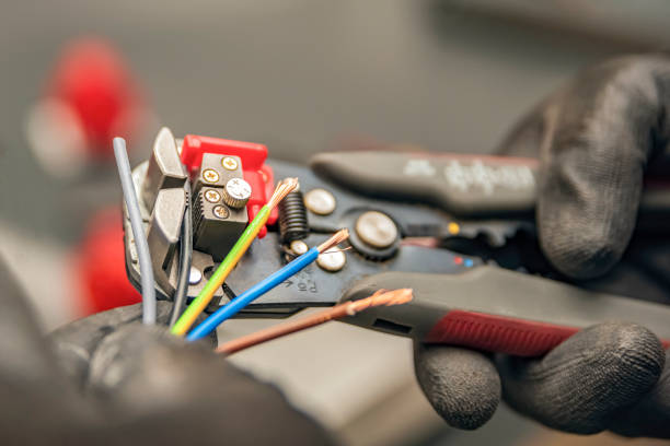 Best Local Electrician Companies  in Fairfield, TX